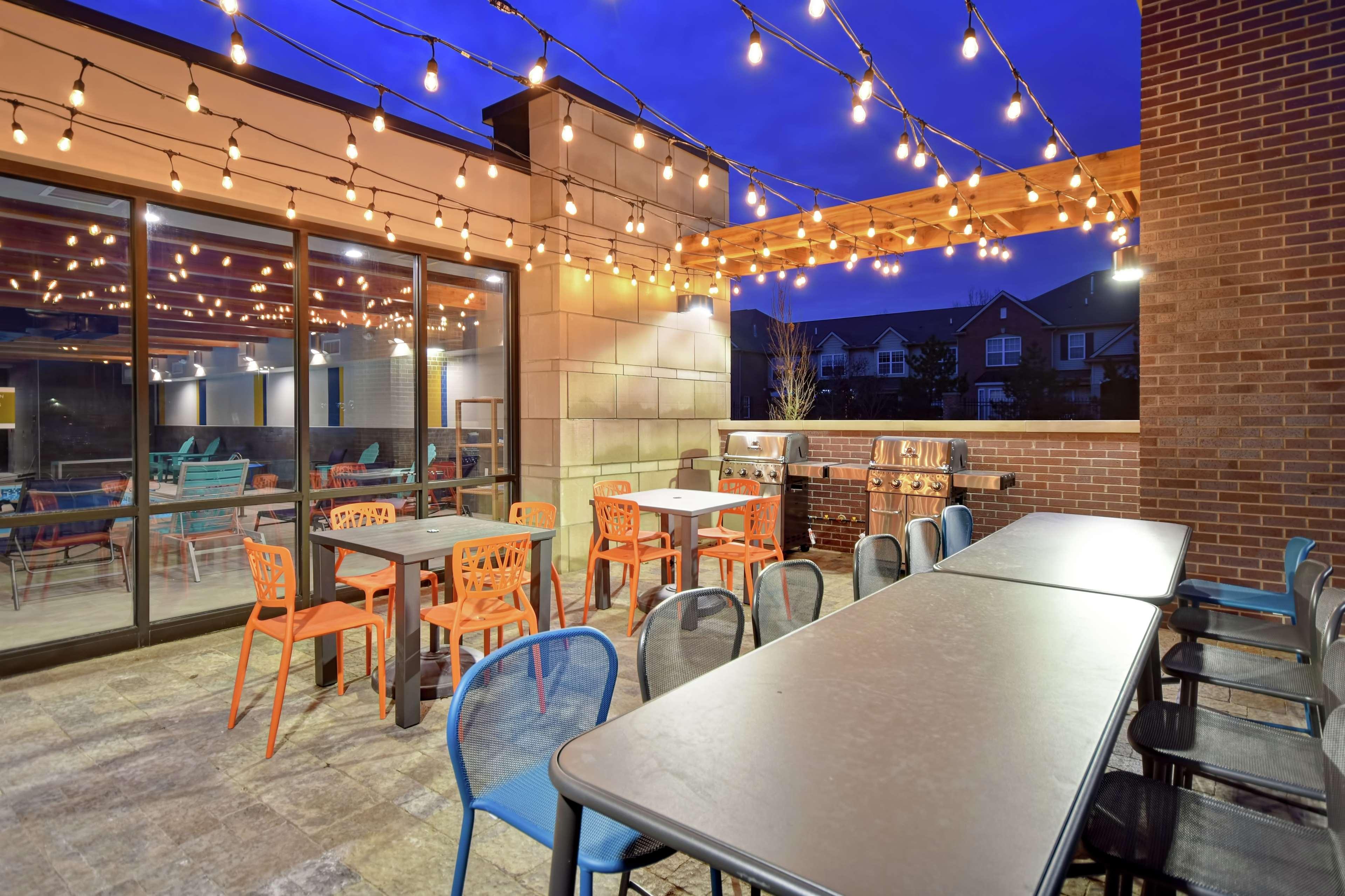 Home2 Suites By Hilton Taylor Detroit Exterior photo